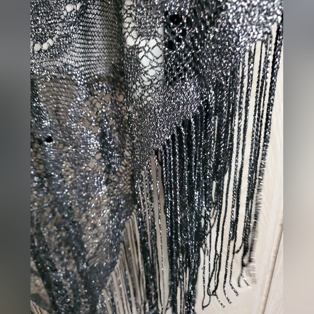 Vintage AXIOM 80s Darmatic Net Sparkling Thread Piano Shawl Black and Silver - Picture 6 of 7